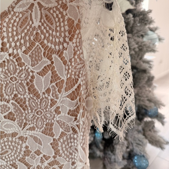 Express White Lace Floral Blouse - Picture 2 of 3